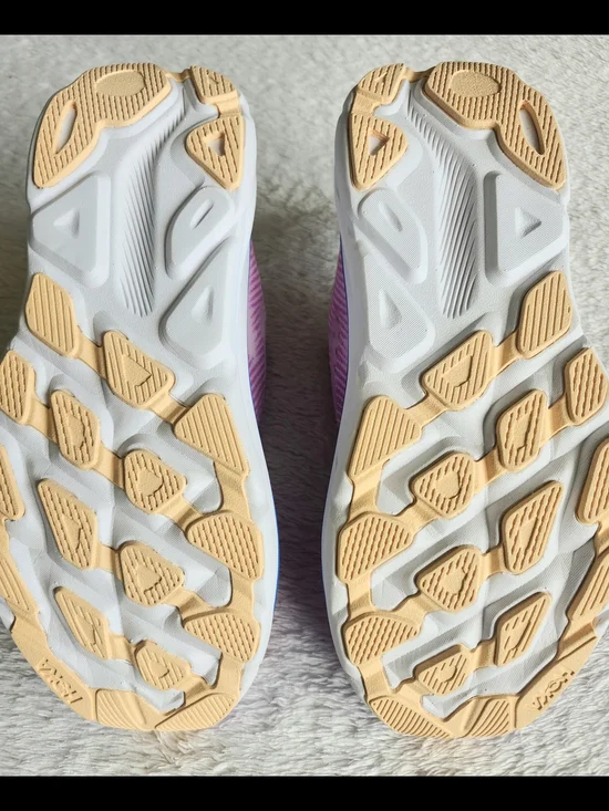 Brand New Womens Size 8 Clifton 9 Hoka Athletic Gym Shoes - Picture 3 of 4